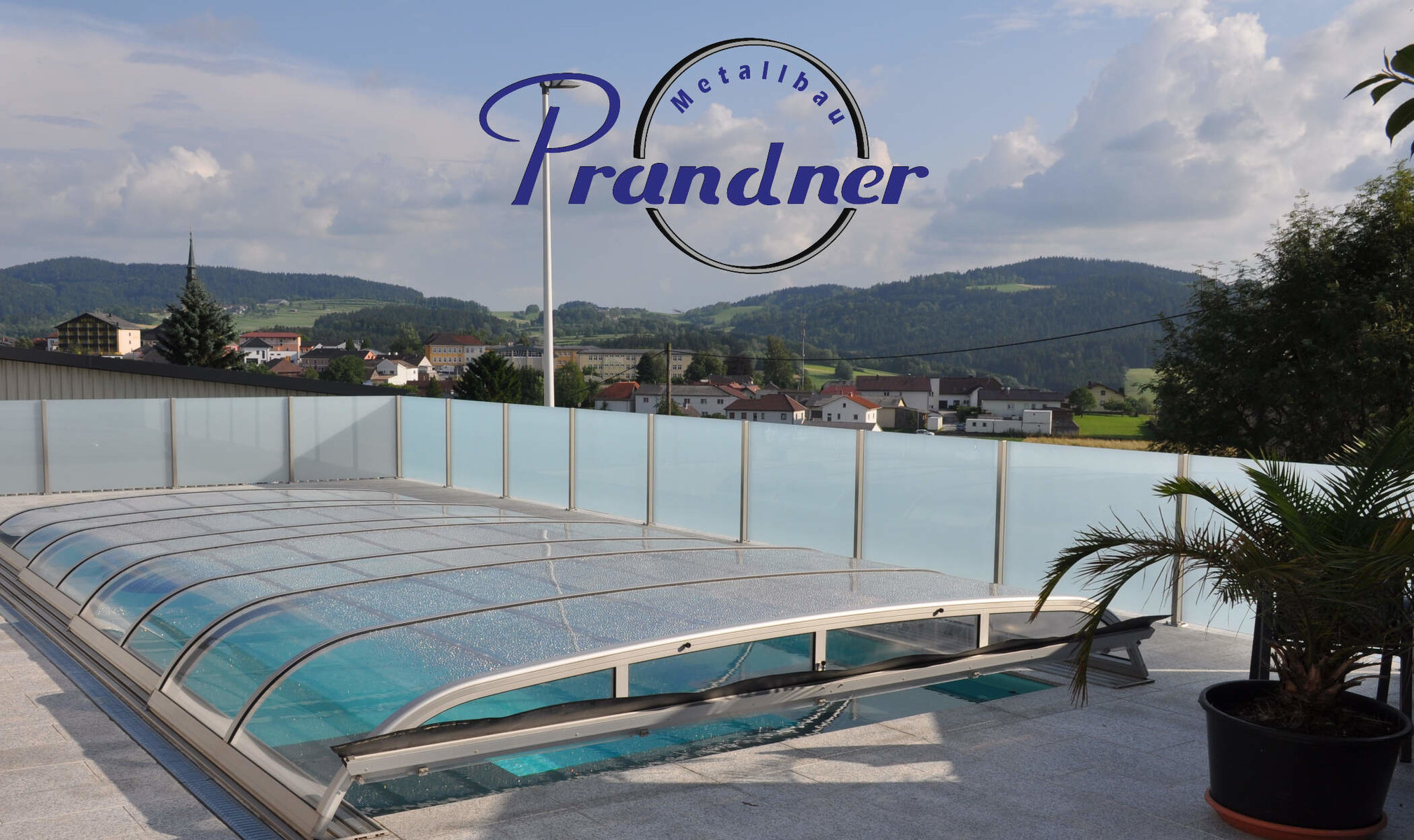 Sichtschutz um Pool von David Prandner Metallbau